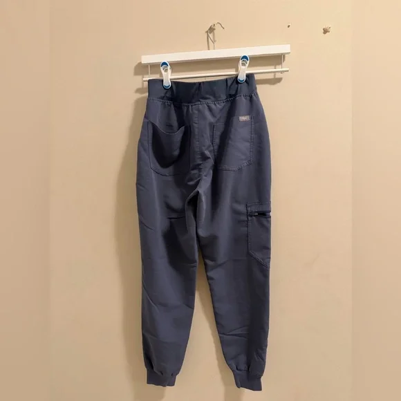 FIGS SCRUB SET - Picture 5 of 6